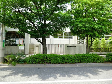 世田谷区立駒沢中学校の画像2