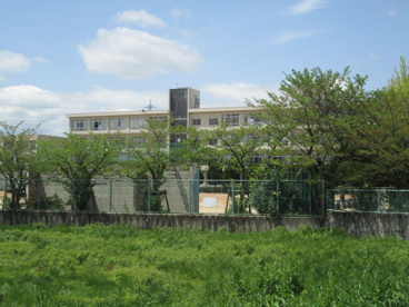 鳩里小学校の画像1