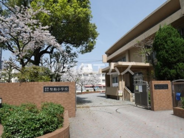 福岡市立堅粕小学校の画像1