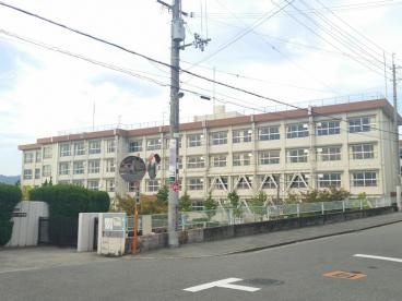 豊中市立第十一中学校の画像1