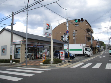 セブン-イレブン伏見深草藤森店の画像1