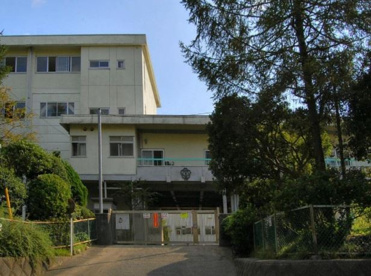 山崎小学校の画像1