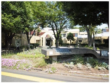 湘南大庭市民図書館の画像1