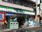 ファミリーマート早稲田高校前店