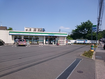 ファミリーマート、陣馬街道店の画像1
