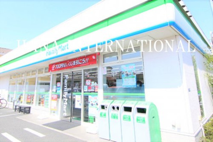 ファミリーマート市川下貝塚二丁目店の画像1