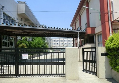 第十三中学校の画像1
