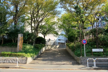 品川区立小中一貫校八潮学園（中学校）の画像1