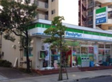 ファミリーマート本八幡駅南口店
