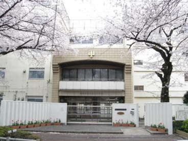 世田谷区立駒留中学校の画像1