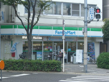ファミリーマート大東町二丁目店の画像1