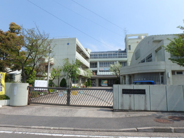 横浜市立荏田西小学校の画像1