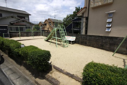 宇治市寺山台集会所付近　児童公園の画像2