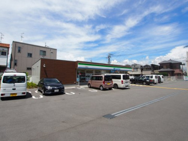 ファミリーマート堺菩提町店の画像1