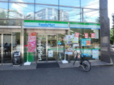 ファミリーマート青葉台駅南店