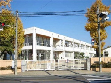 伊勢崎市立茂呂小学校の画像1