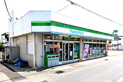 ファミリーマート横浜希望ヶ丘店の画像1