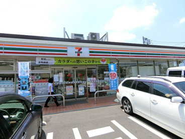 セブンイレブン三鷹南原店の画像1