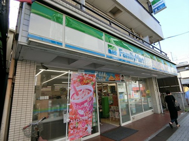 ファミリーマート塚本西荻南店の画像1