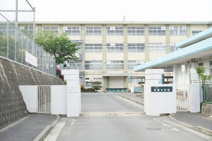 西陵中学校