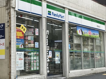 ファミリーマート中野本町店の画像1