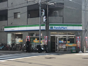 ファミリーマート大国三丁目店の画像1