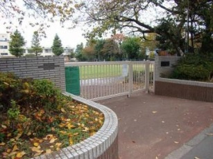 中野区立武蔵台小学校の画像1