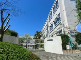 中野区立第八中学校の画像1