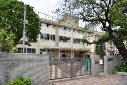 中野区南中野中学校の画像1
