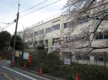 中野区立中野東中学校の画像1