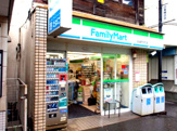 ファミリーマート白楽駅前店