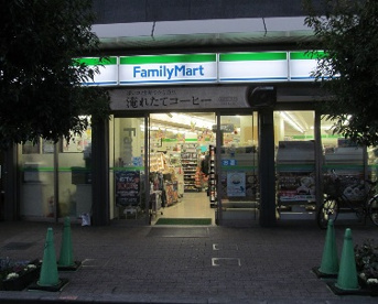 ファミリーマート小岩駅東店の画像1