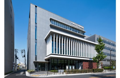 八尾市立八尾図書館の画像1