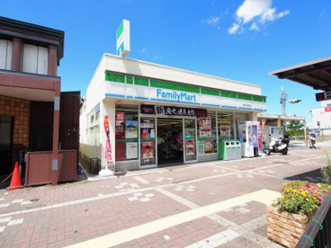 ファミリーマート　栂美木多駅前店の画像1