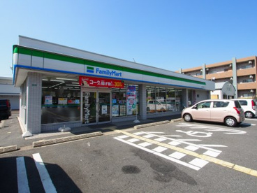 ファミリーマート堺泉北竹城台店の画像1