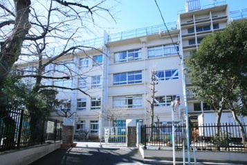 豊島区立駒込中学校の画像1