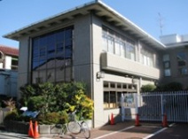 目黒区立洗足図書館