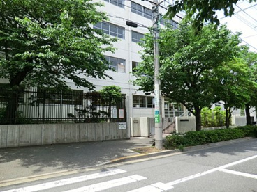 世田谷区立駒沢中学校の画像1