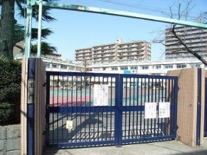 北区立第四岩淵小学校の画像1