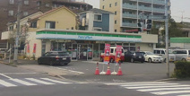 ファミリーマート 加平三丁目店