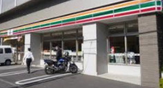 セブン-イレブン 杉並和田店の画像1