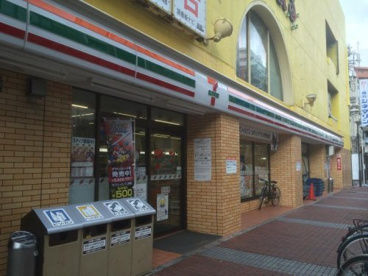 セブンイレブン横浜イセザキモール店の画像1
