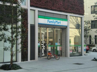 ファミリーマート山下町南店の画像1