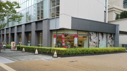 セブン-イレブン大阪難波サンケイビル店の画像2