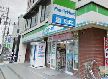 コンビニエンスストア ファミリーマート 草加駅東口店
