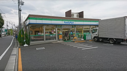 ファミリーマート練馬谷原六丁目店の画像1