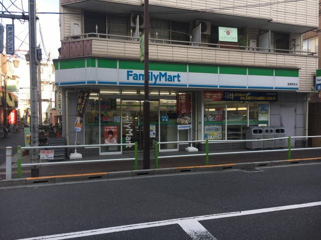 ファミリーマート蓮根駅店