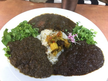 三食カレーを食べれば色々な味を楽しめる。 バンブルビーの画像2