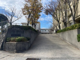 御陵中学校