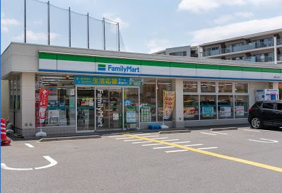 ファミリーマート 西武立川店の画像1